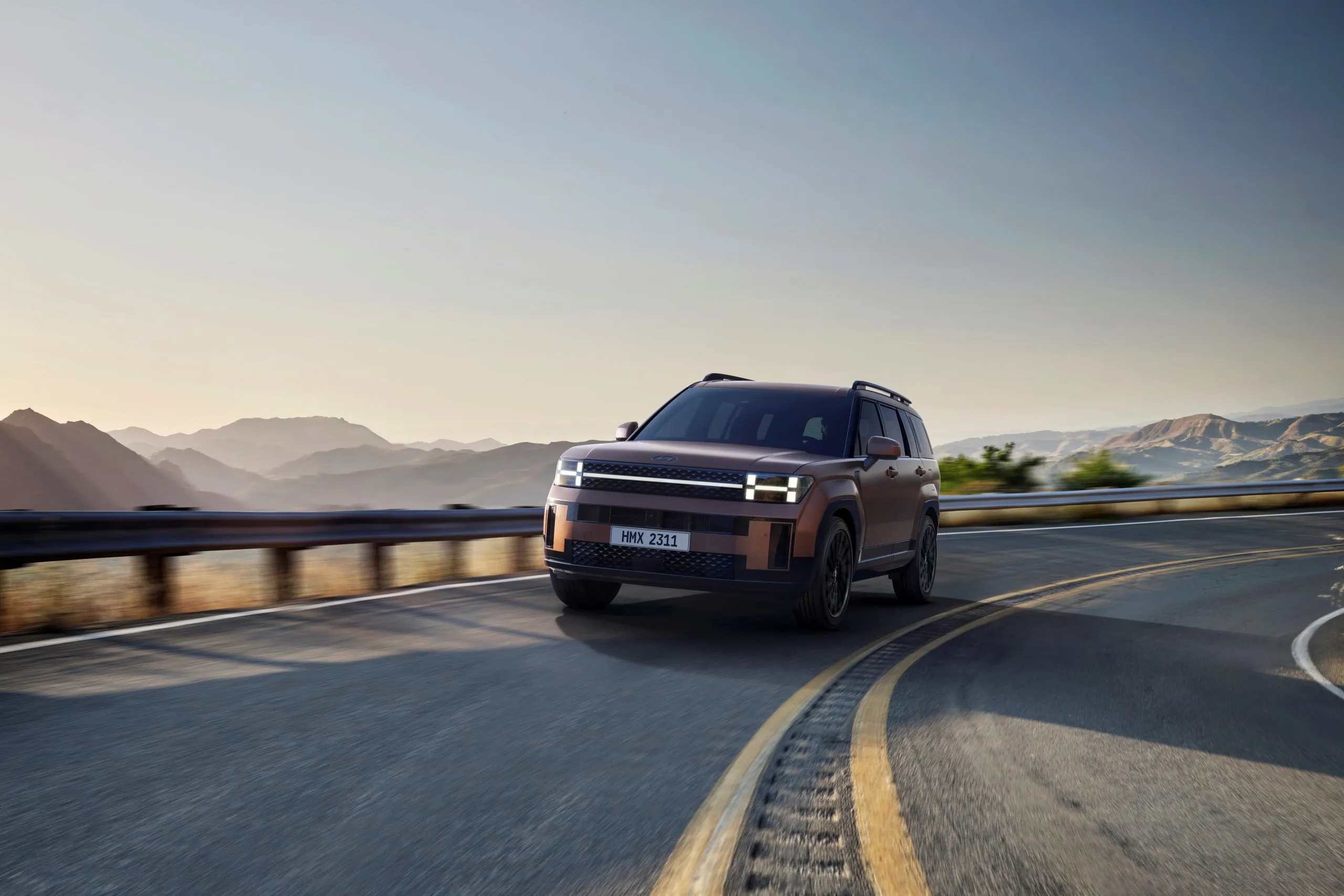 Hyundai Motor значительно улучшил свой новый внедорожник SANTA FE.