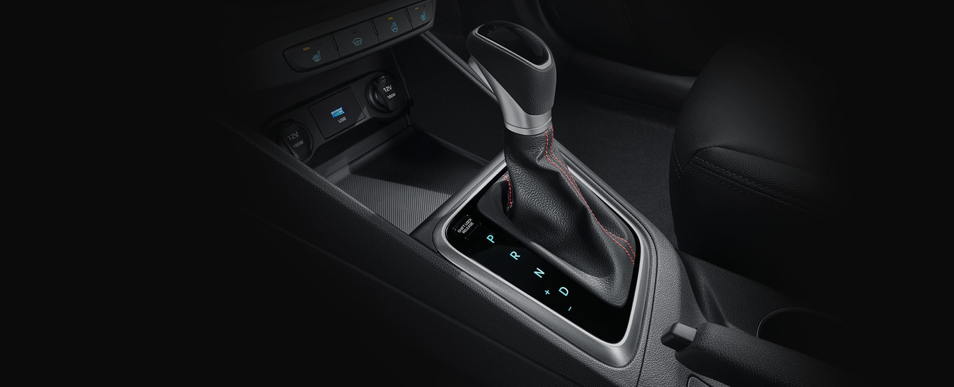 6-Ступенчатая автоматическая коробка передач обеспечивает плавное переключение и комфорт во время вождения.